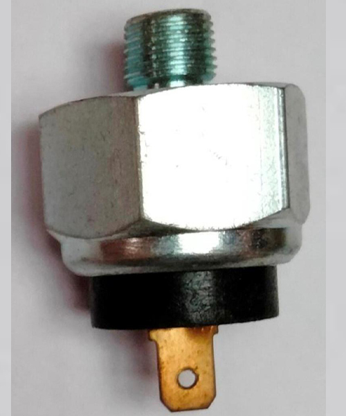 OIL PRESSURE SWITCH AND STOP LIGHT SWITCH (CONNECTION  DIFFERENCE